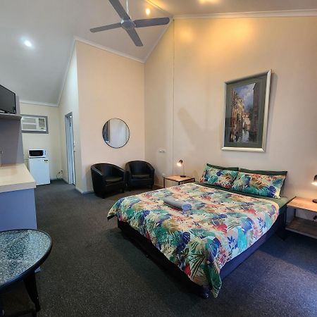 Wentworth Central Motor Inn Esterno foto