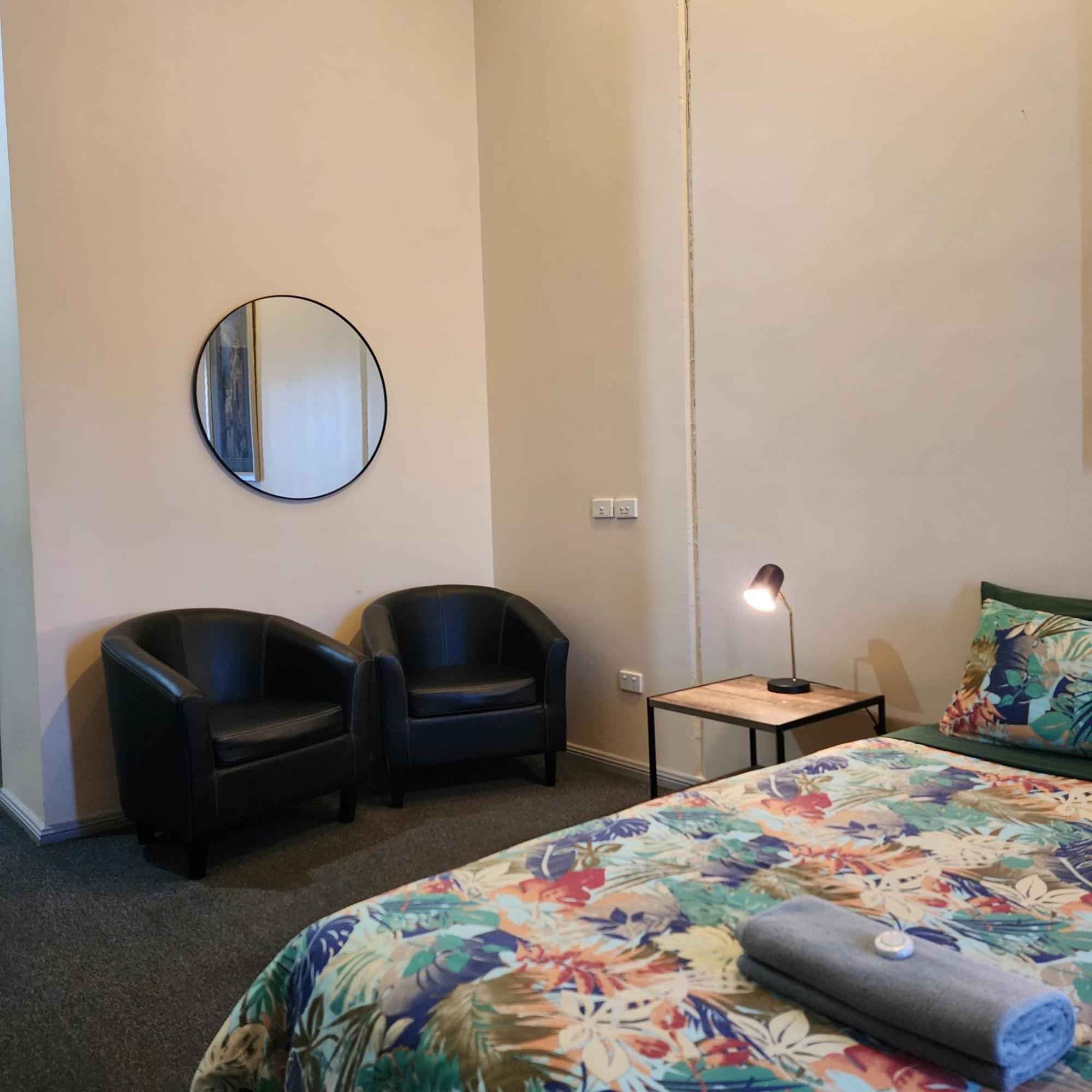 Wentworth Central Motor Inn Esterno foto