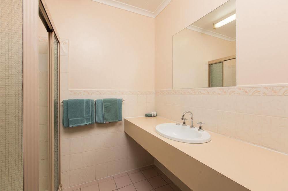 Wentworth Central Motor Inn Esterno foto