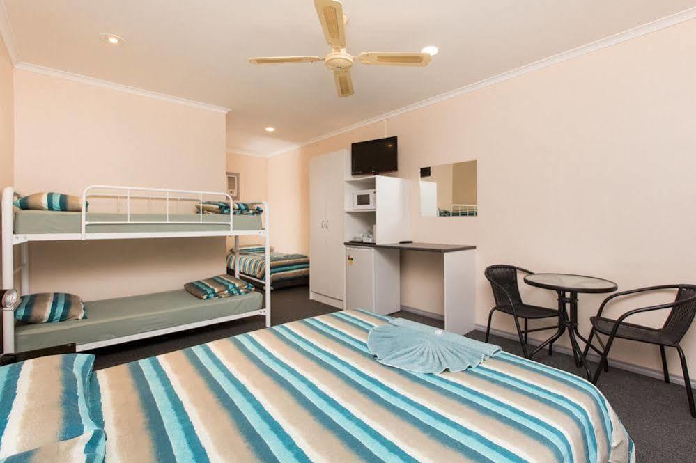 Wentworth Central Motor Inn Esterno foto