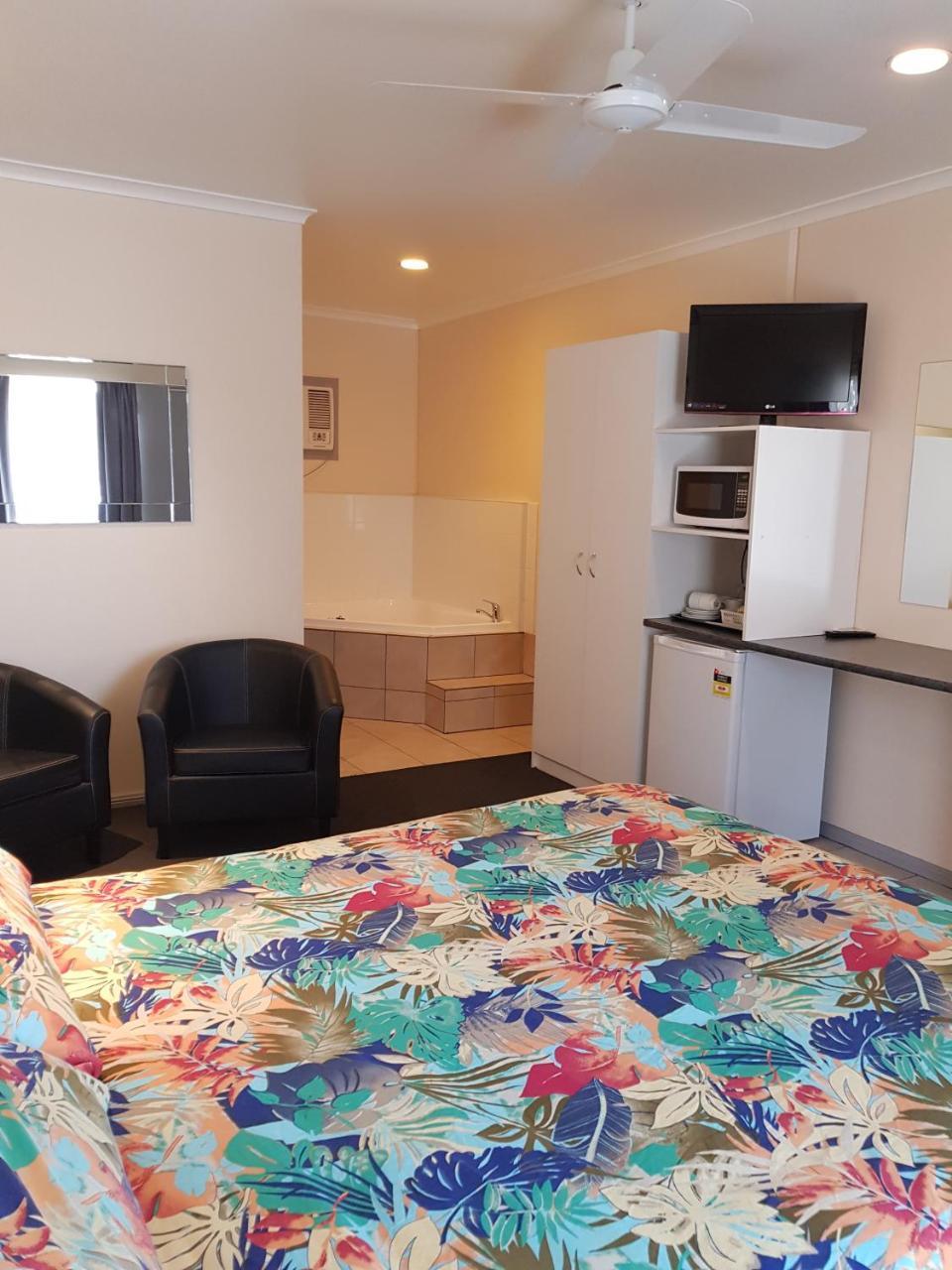 Wentworth Central Motor Inn Esterno foto