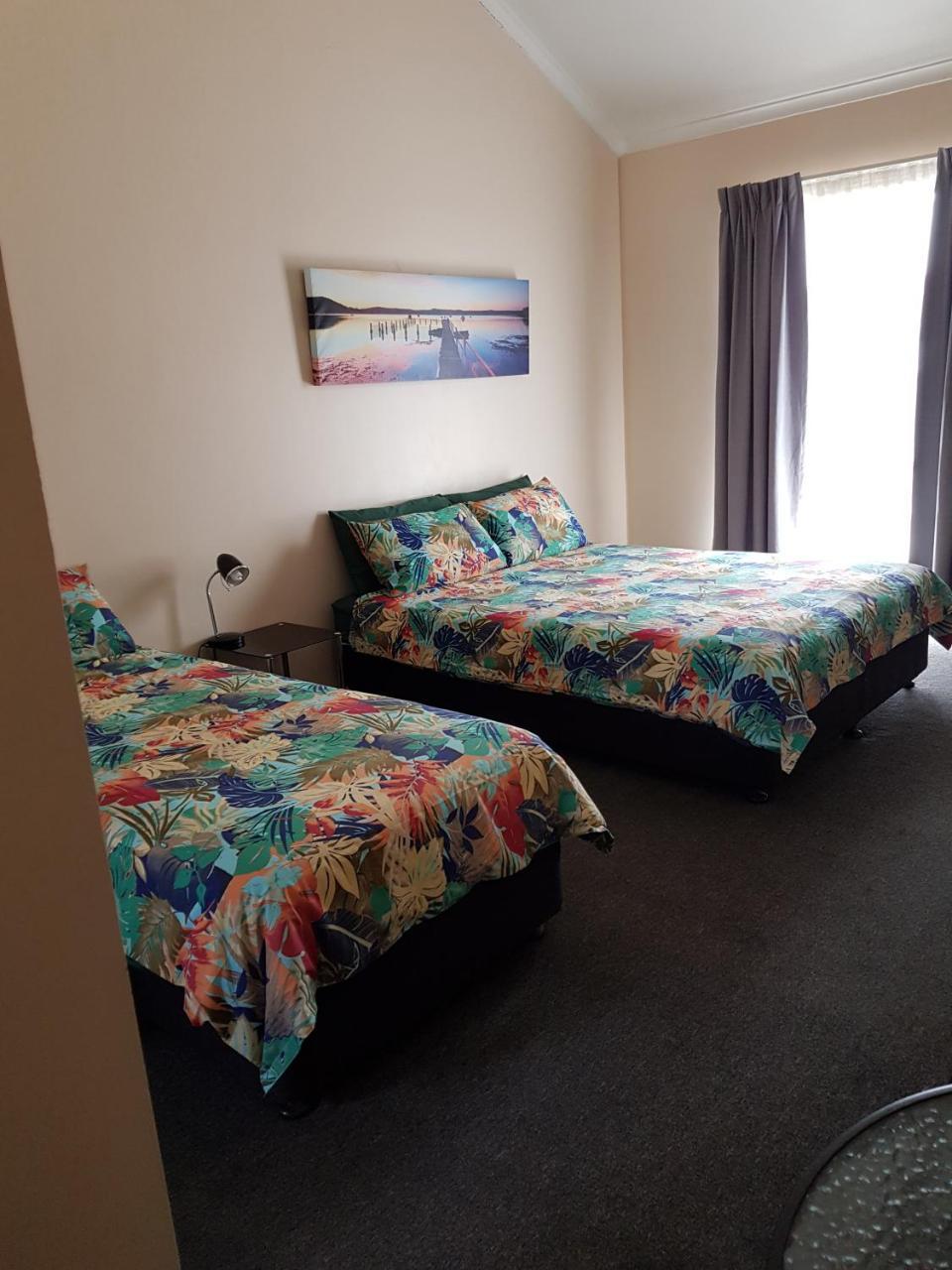Wentworth Central Motor Inn Esterno foto