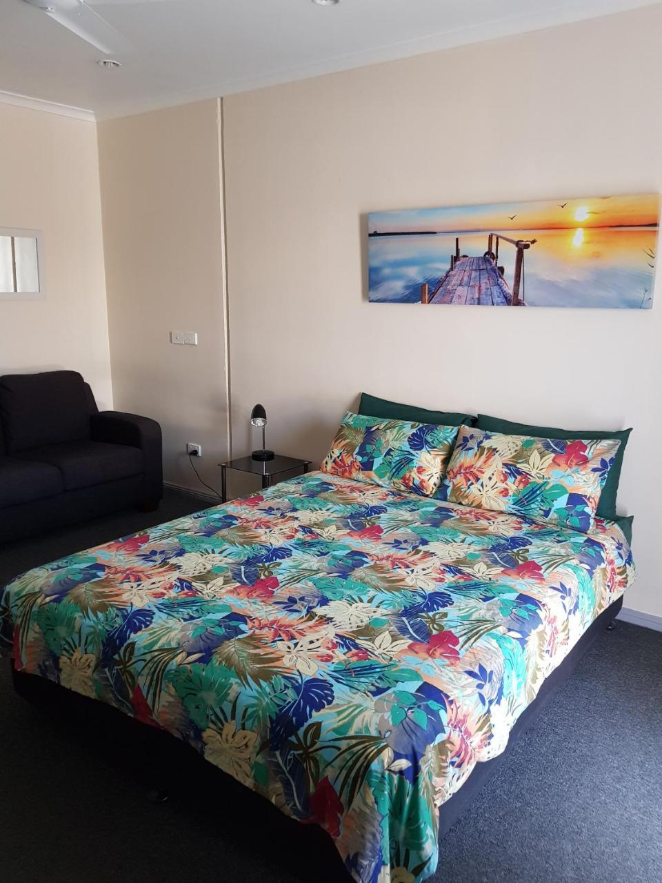 Wentworth Central Motor Inn Esterno foto