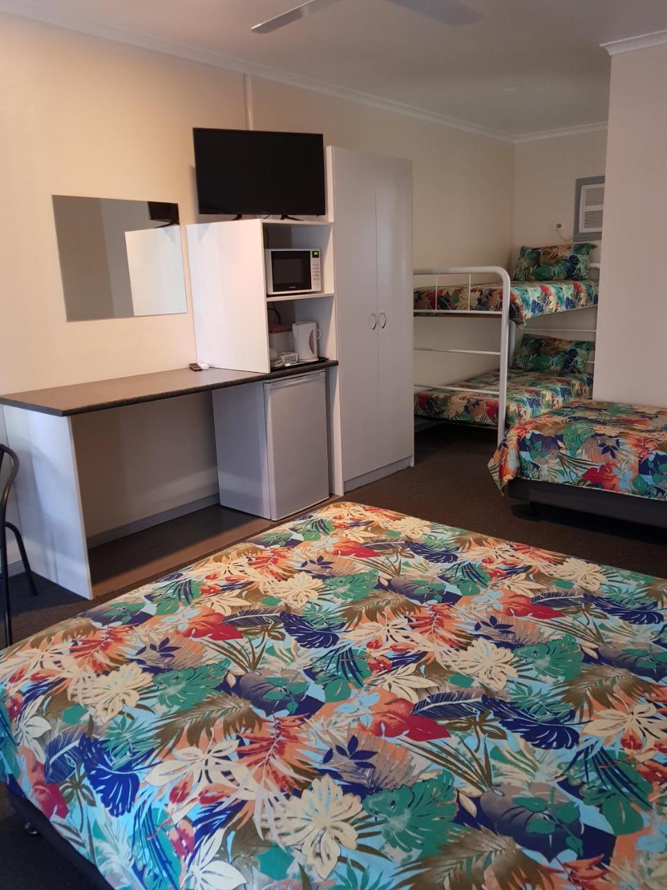 Wentworth Central Motor Inn Esterno foto