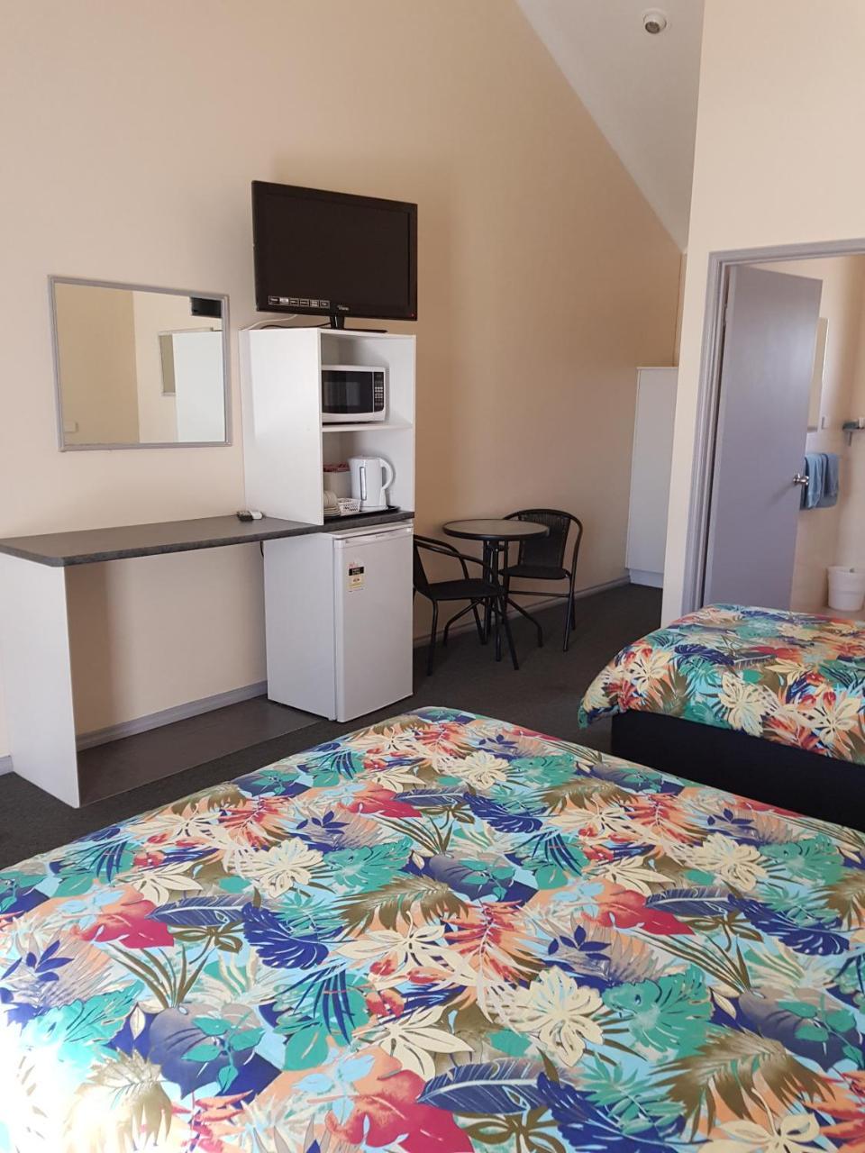Wentworth Central Motor Inn Esterno foto