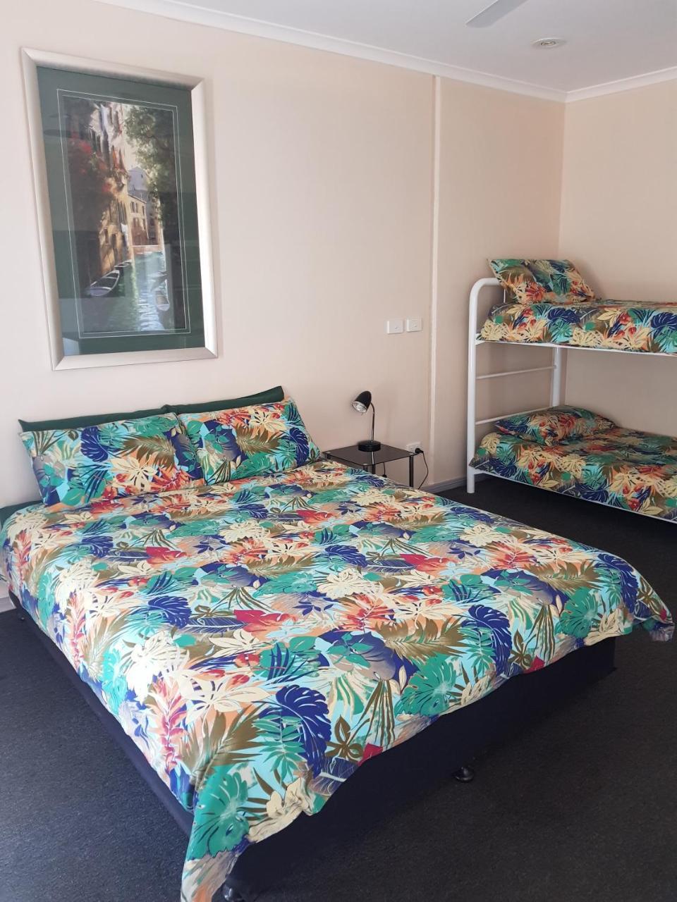 Wentworth Central Motor Inn Esterno foto