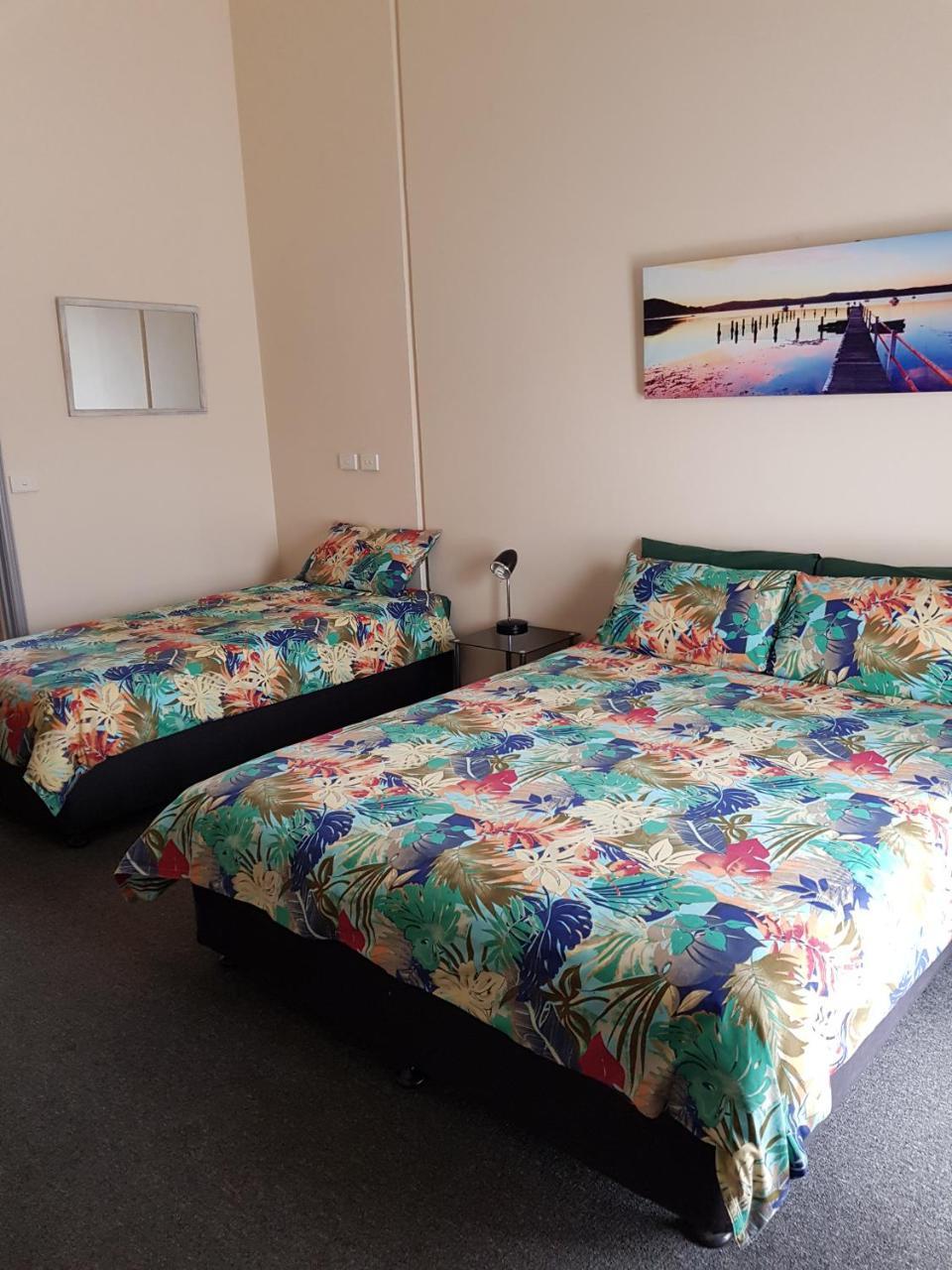 Wentworth Central Motor Inn Esterno foto